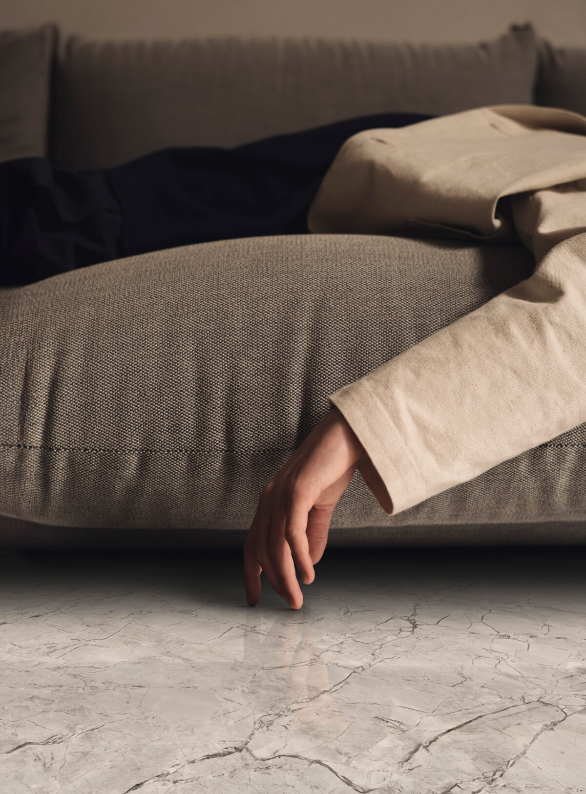 Super White Block 28 Lifestyle CAM 01