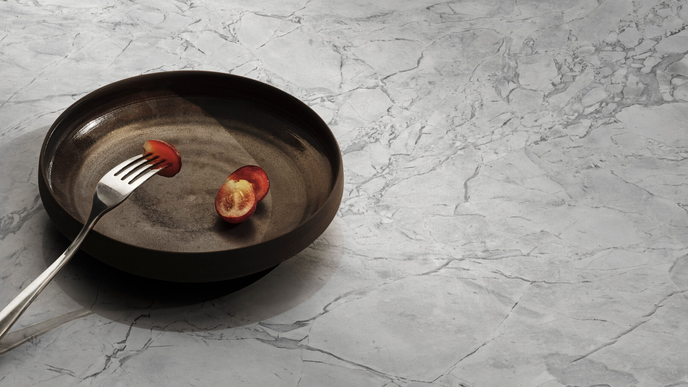 Super White Block 28 Polished Lifestyle CAM 03